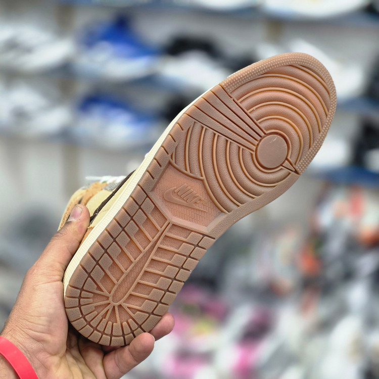 کتونی مردانه نایک ایر جردن وان / وارداتی ویتنام / سایز ۴۰ تا ۴۵ / فروش بصورت عمده و تک / Nike Air Jordan 1 Low Vietnam