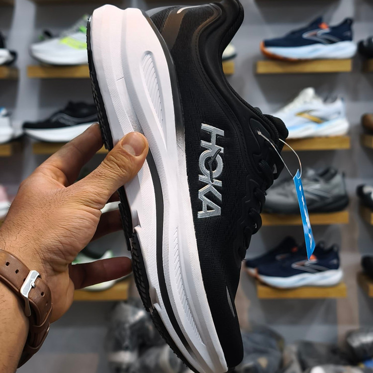 کتونی رانینگ و پیاده روی هوکا باندی ۹ hoka bondi 9 کیفیت مستر سایز بندی ۴۰ تا ۴۵