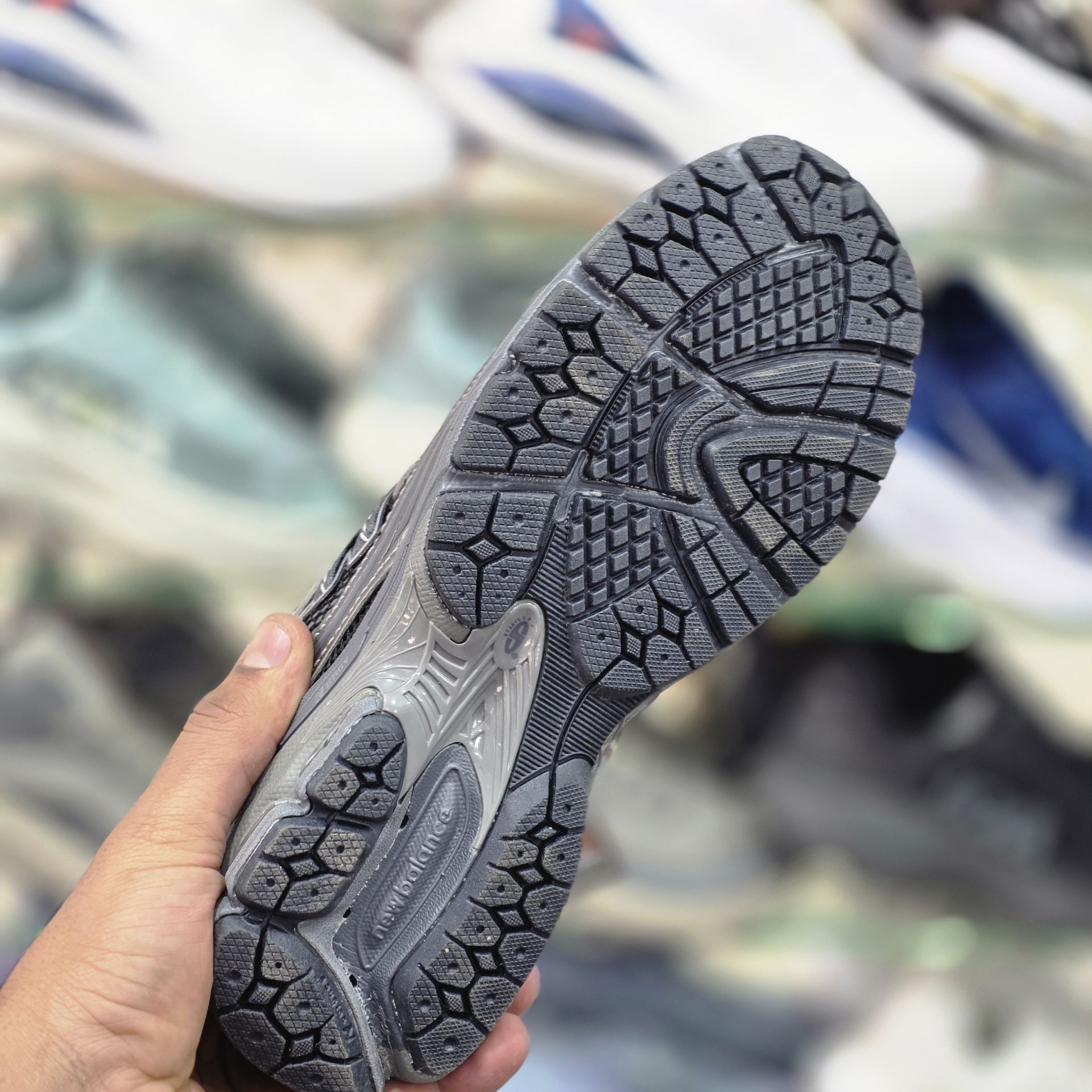 کفش نیوبالانس ۱۹۰۶ / Newbalance 1906 / سایز۴۰ الی ۴۵ / ساخت ویتنام / فروش بصورت عمده و تک / ضمانت کالا
