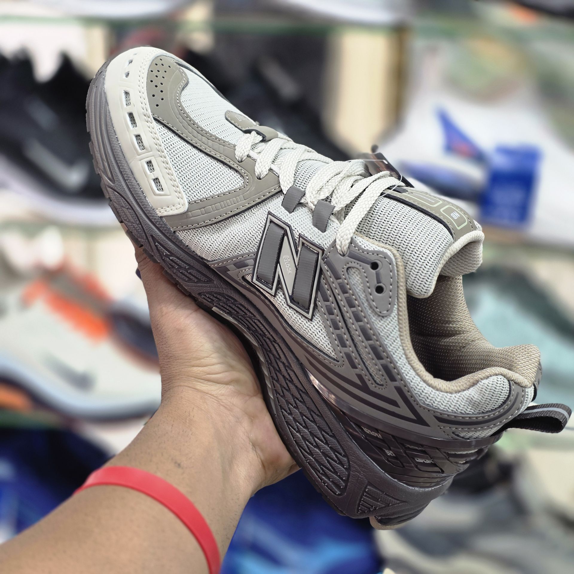 کفش نیوبالانس ۱۹۰۶ / Newbalance 1906 / سایز۴۰ الی ۴۵ / ساخت ویتنام / فروش بصورت عمده و تک / ضمانت کالا