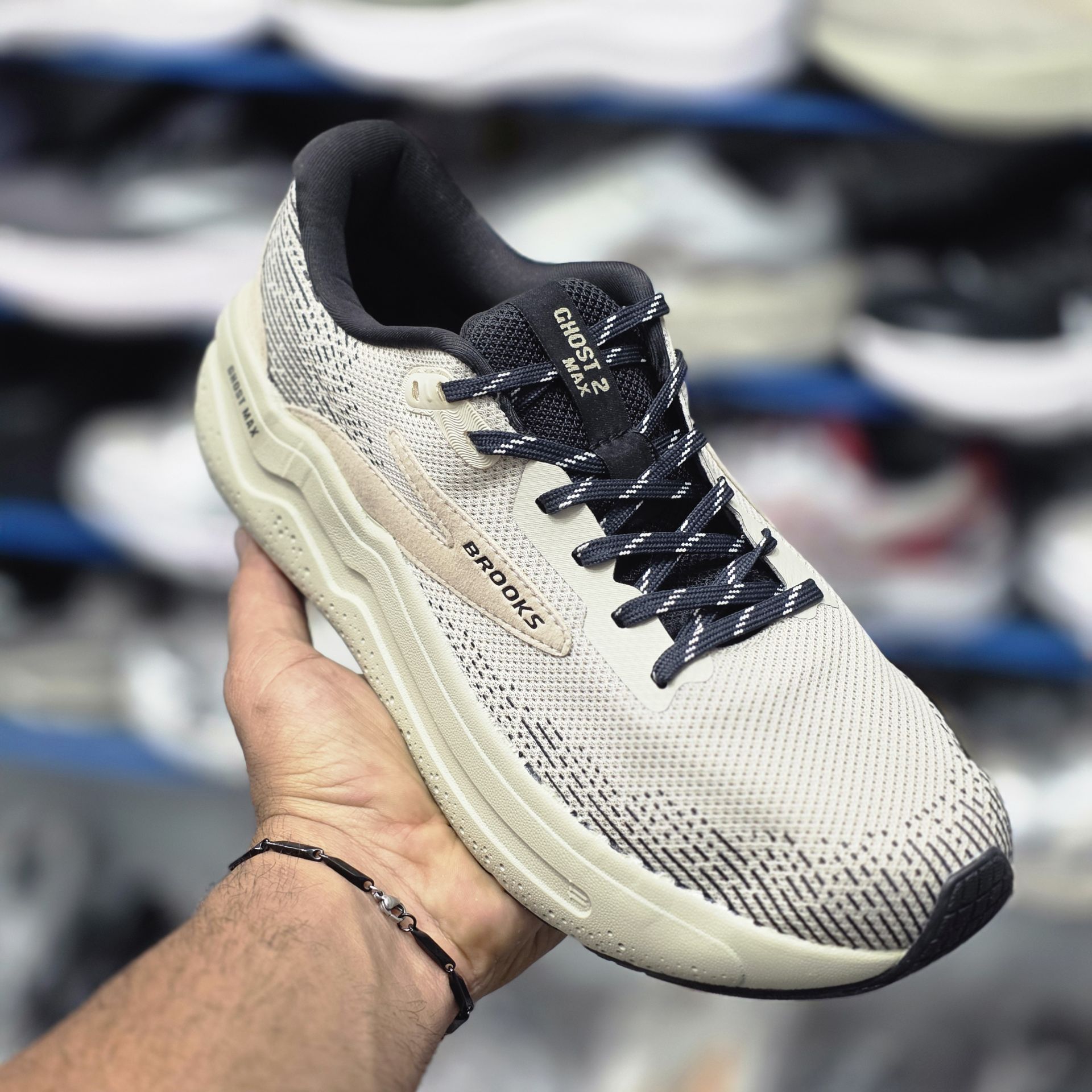 کتونی رانینگ و پیاده روی وارداتی بروکس گاست مکس ۲ Brooks ghost max 2 / اصل ویتنام / سایز ۴۰ ۴۱ ۴۲ ۴۳ ۴۴ ۴۵