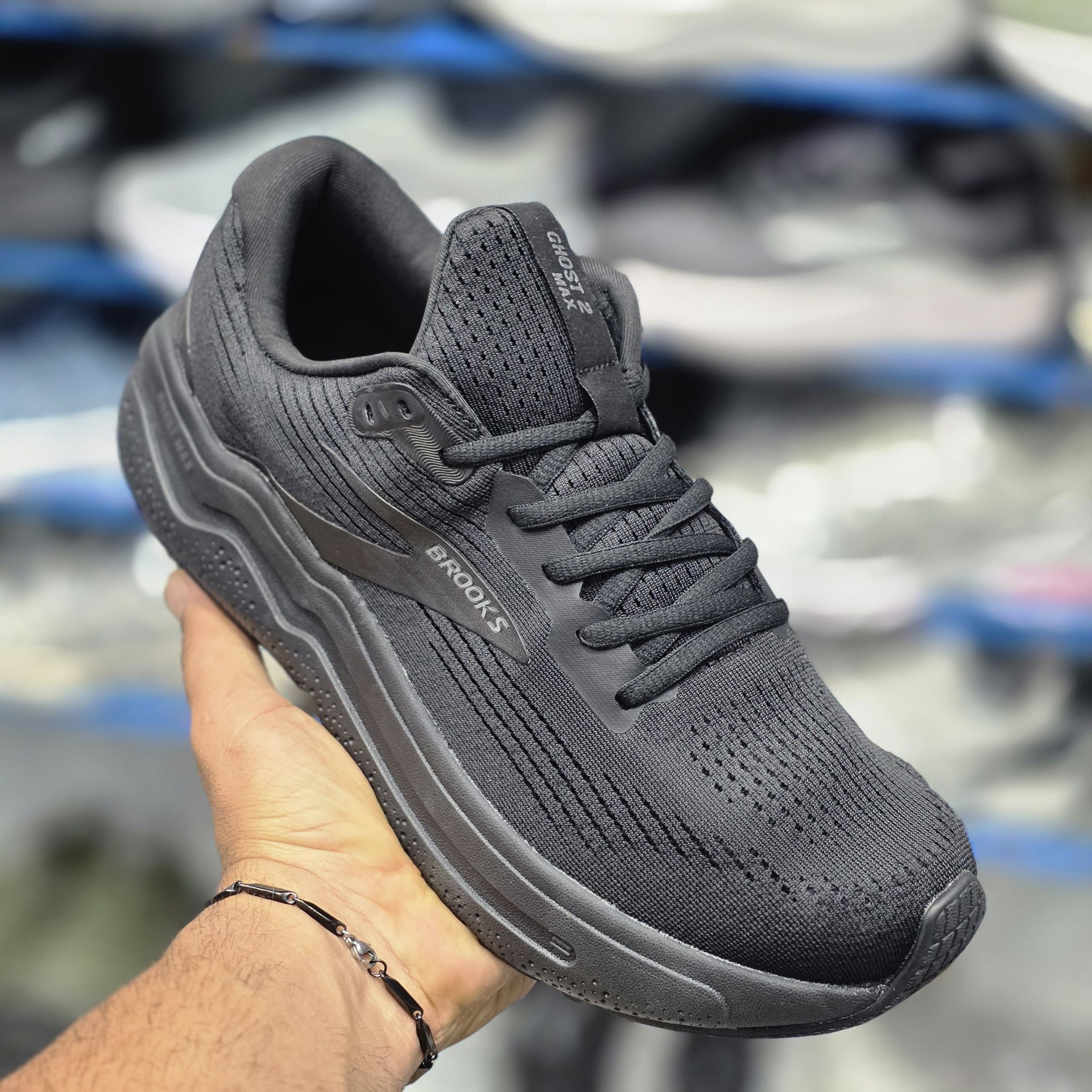 کتونی رانینگ و پیاده روی وارداتی بروکس گاست مکس ۲ Brooks ghost max 2 / اصل ویتنام / سایز ۴۰ ۴۱ ۴۲ ۴۳ ۴۴ ۴۵