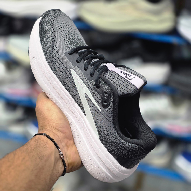 کتونی رانینگ و پیاده روی وارداتی بروکس گاست مکس ۲ Brooks ghost max 2 / اصل ویتنام / سایز ۴۰ ۴۱ ۴۲ ۴۳ ۴۴ ۴۵