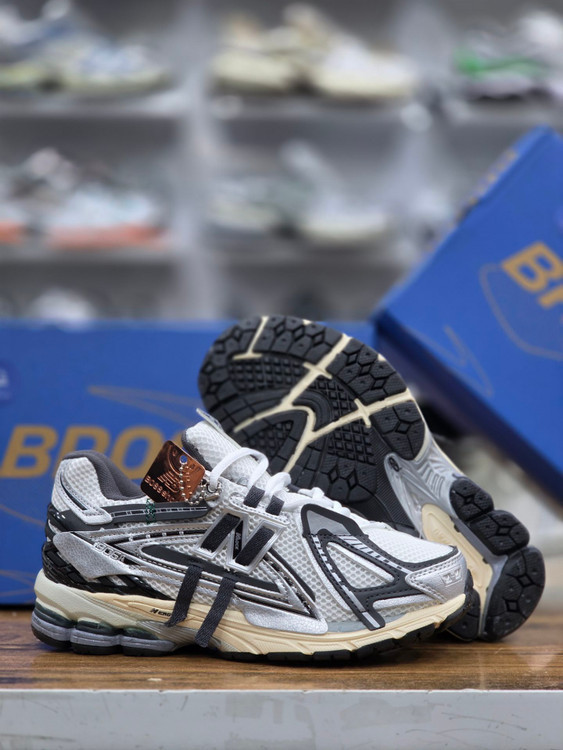کتونی نیوبالانس ۱۹۰۶ / Newbalance 1906 / سایز۴۰ الی ۴۵ / ساخت ویتنام / فروش بصورت عمده و تک / ضمانت کالا