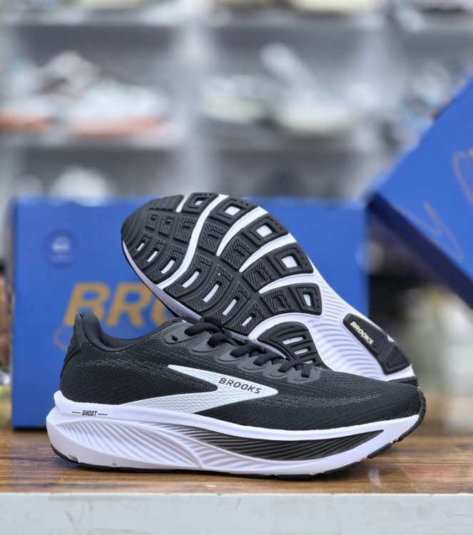 کتونی بروکس گاست ۱۷ / Brooks Ghost 1۷ / سایزبندی 40 تا 45/ساخت ویتنام/ فروش تک و عمده/ ضمانت کالا