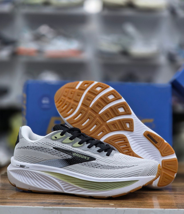 کتونی بروکس گاست ۱۷ / Brooks Ghost 1۷ / سایزبندی 40 تا 45/ساخت ویتنام/ فروش تک و عمده/ ضمانت کالا