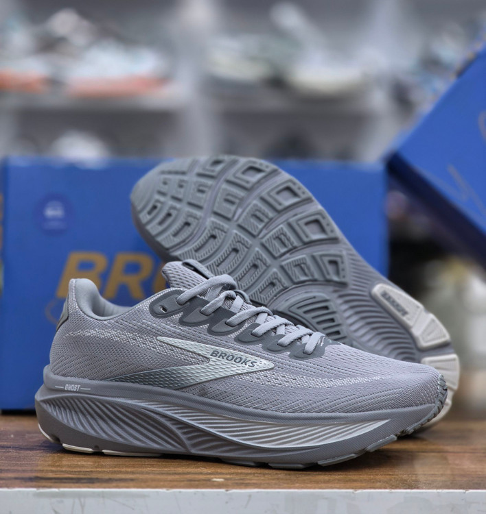 کتونی بروکس گاست ۱۷ / Brooks Ghost 1۷ / سایزبندی 40 تا 45/ساخت ویتنام/ فروش تک و عمده/ ضمانت کالا