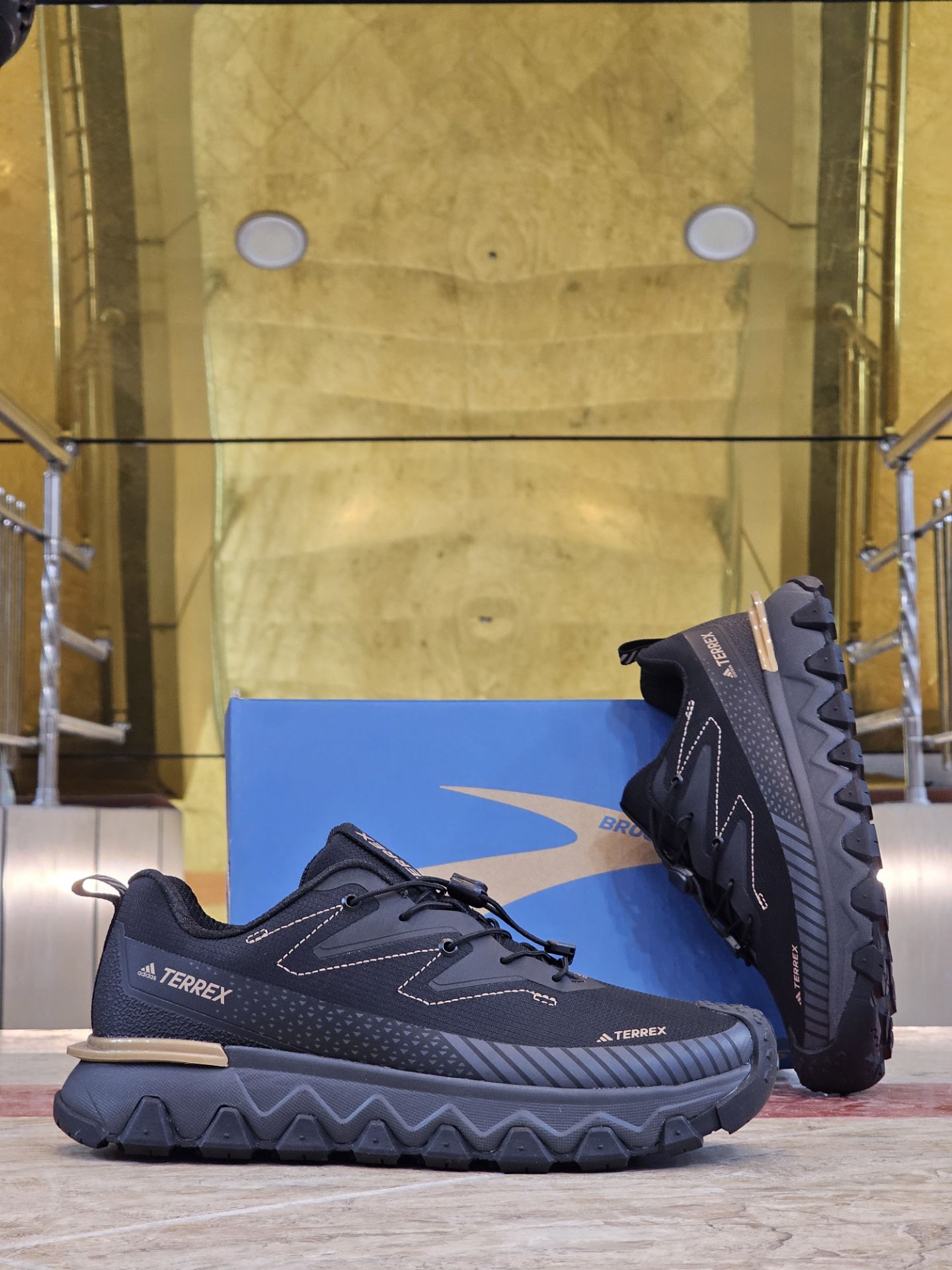 کتونی مسترکوالیتی آدیداس ترکس/ Adidas Terrex / سایز ۴۰الی ۴۵ /ساخت ویتنام/ فروش به صورت تک و عمده/ ضمانت کالا