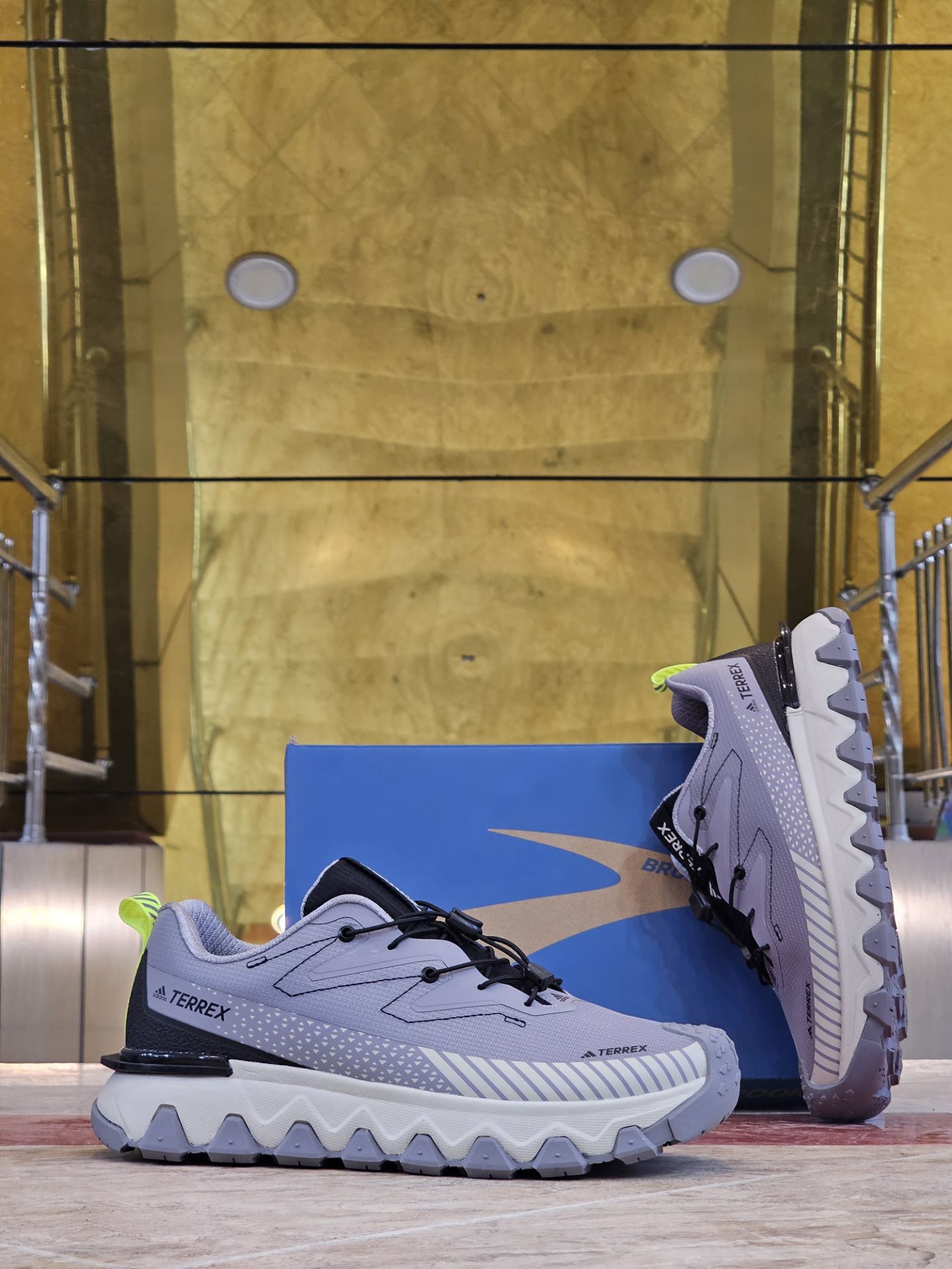 کتونی مسترکوالیتی آدیداس ترکس/ Adidas Terrex / سایز ۴۰الی ۴۵ /ساخت ویتنام/ فروش به صورت تک و عمده/ ضمانت کالا