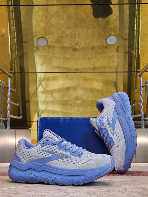 کتونی رانینگ و پیاده روی وارداتی بروکس گاست مکس ۲/Brooks ghost max 2 / ساخت ویتنام / سایز 40 الی 45/ضمانت اصالت کالا