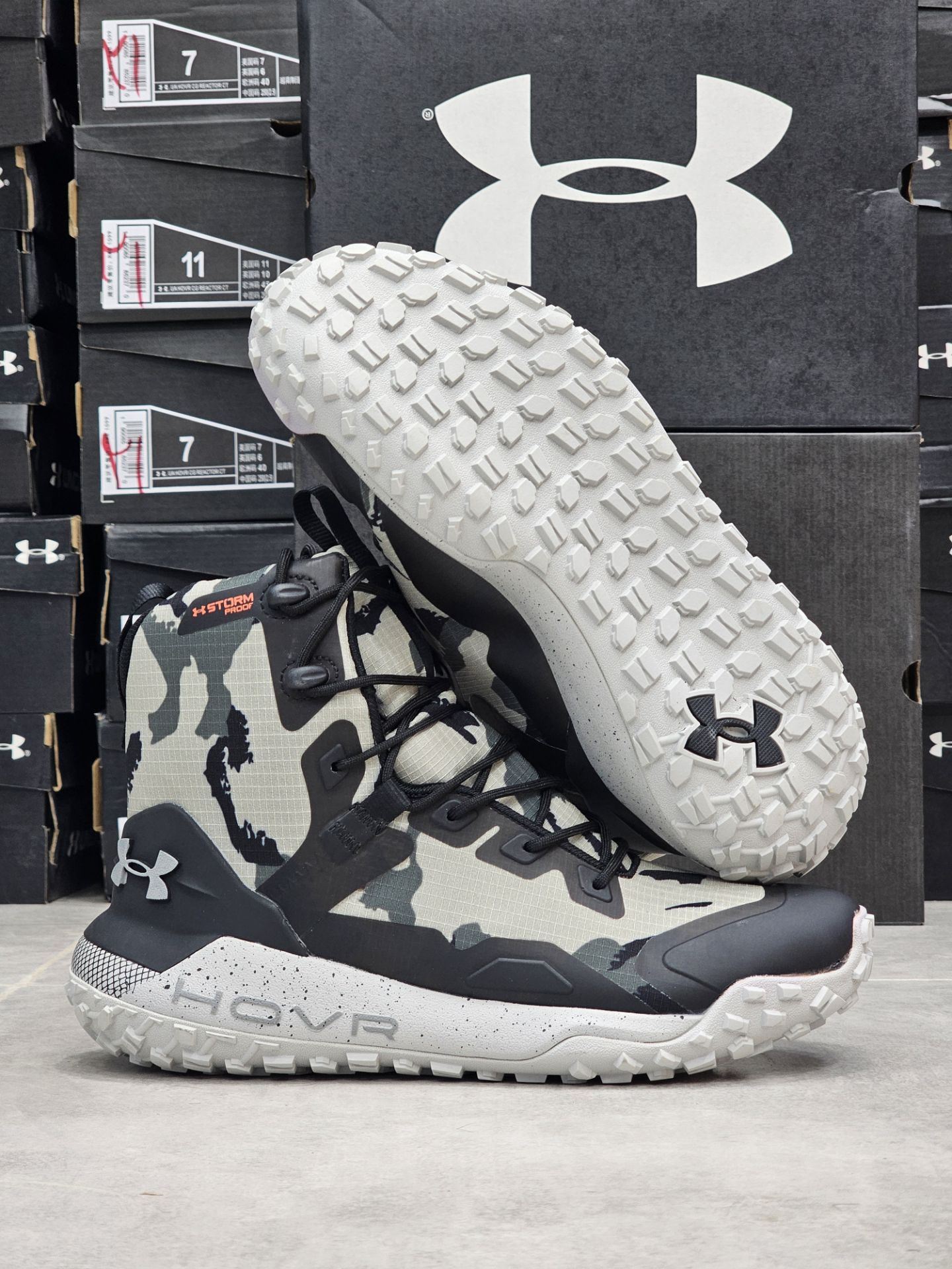 بوت اندرارمور مدل هاورداون ضد آب /سایز 40 الی 45/ساخت ویتنام/Under Armour Hovrdown
