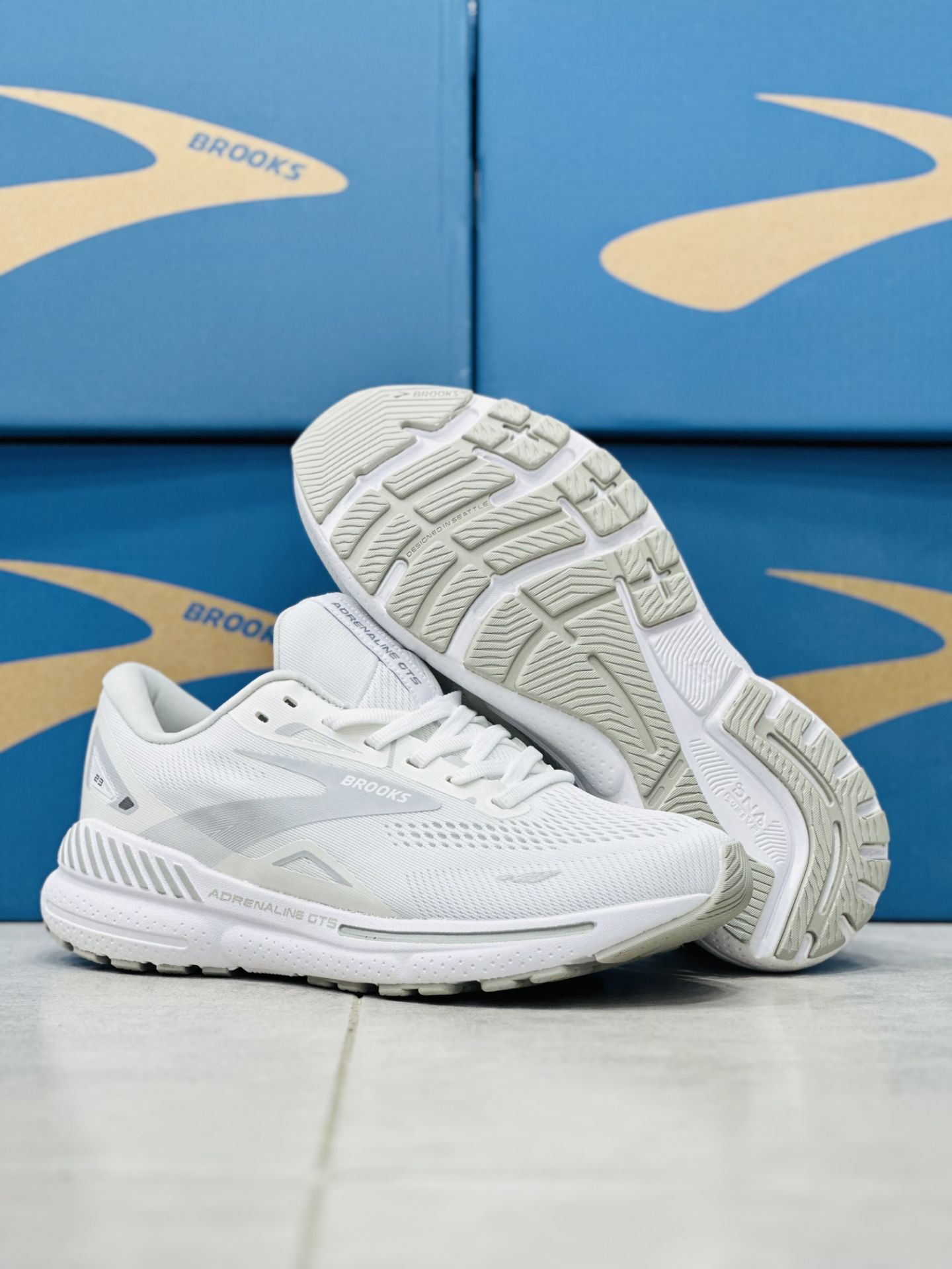 کتونی رانینگ و پیاده روی بروکس ادرنالین 23/سایز 40 الی 45/ساخت ویتنام/Brooks Adrenaline 23/ضمانت اصالت کالا