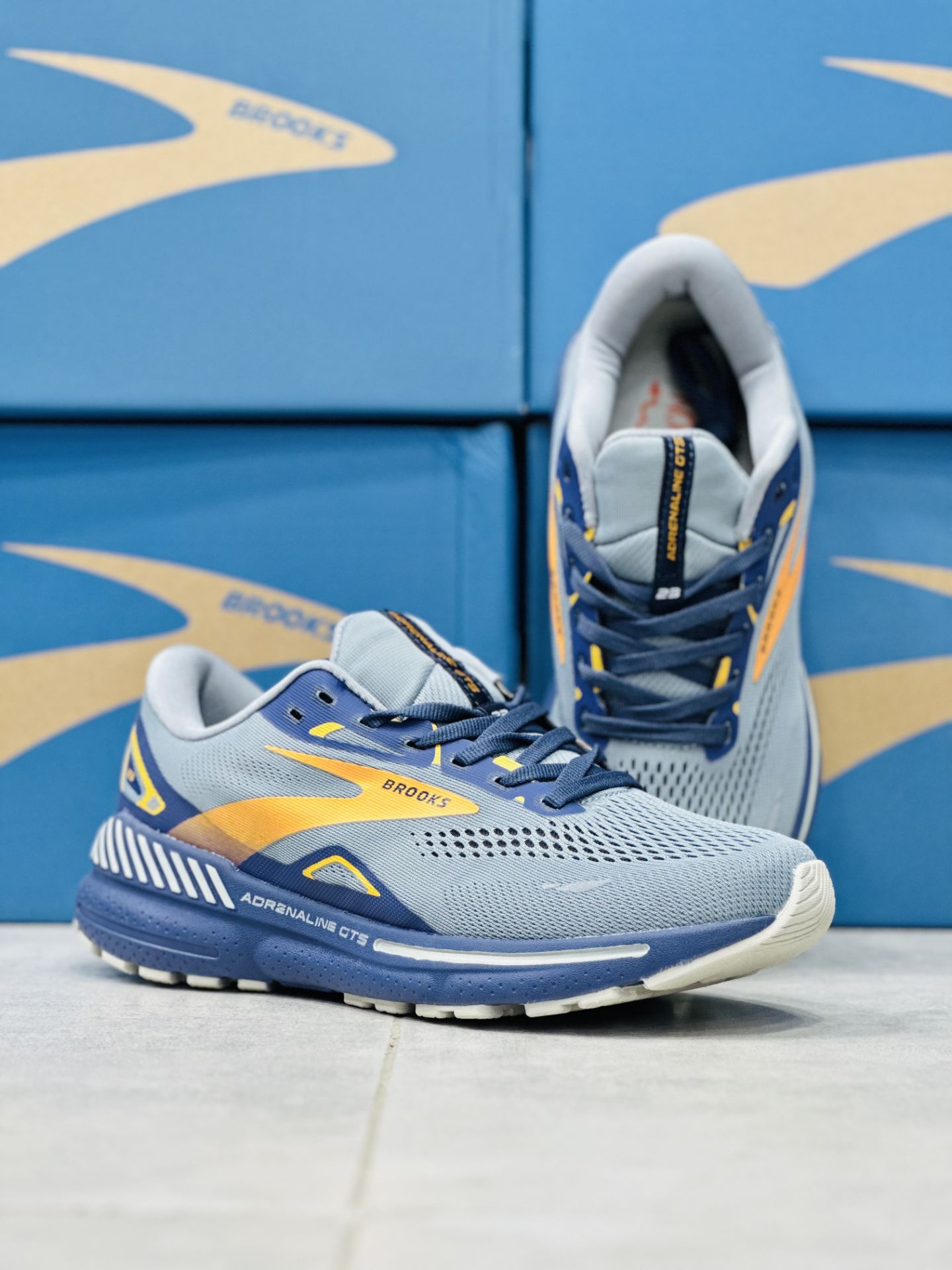 کتونی رانینگ و پیاده روی بروکس ادرنالین 23/سایز 40 الی 45/ساخت ویتنام/Brooks Adrenaline 23/ضمانت اصالت کالا