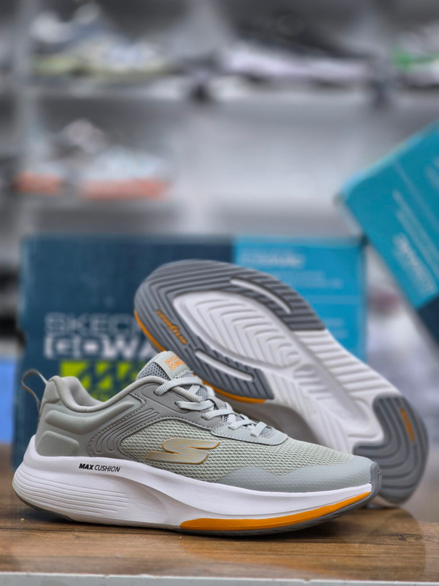 کتونی مسترکوالیتی اسکیچرز مکس کوشن/ Skechers Max Cushioning / سایز 40 الی 45/ ساخت ویتنام/ ضمانت کالا