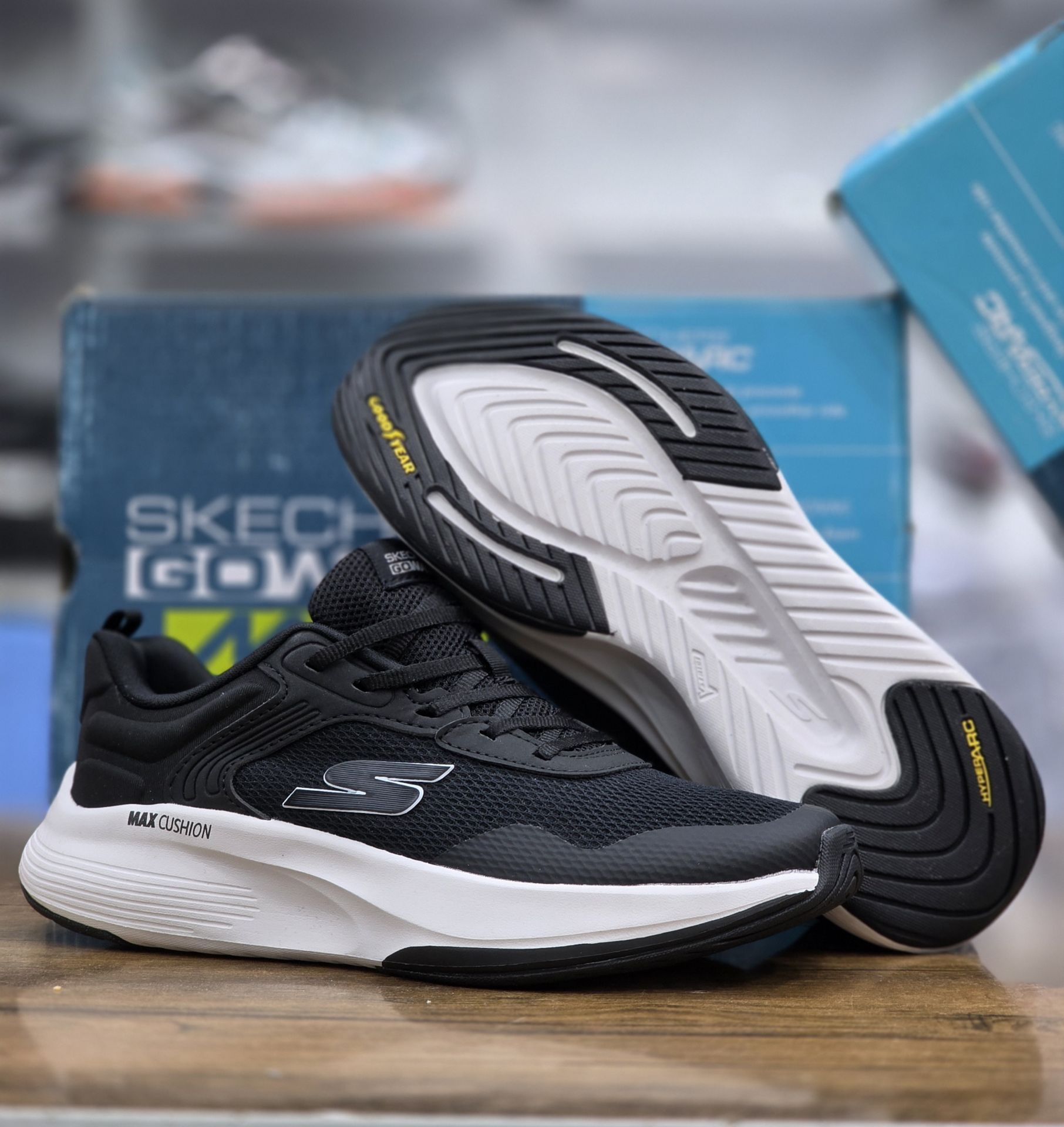 کتونی مسترکوالیتی اسکیچرز مکس کوشن/ Skechers Max Cushioning / سایز 40 الی 45/ ساخت ویتنام/ ضمانت کالا