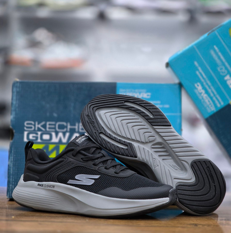 کتونی مسترکوالیتی اسکیچرز مکس کوشن/ Skechers Max Cushioning / سایز 40 الی 45/ ساخت ویتنام/ ضمانت کالا