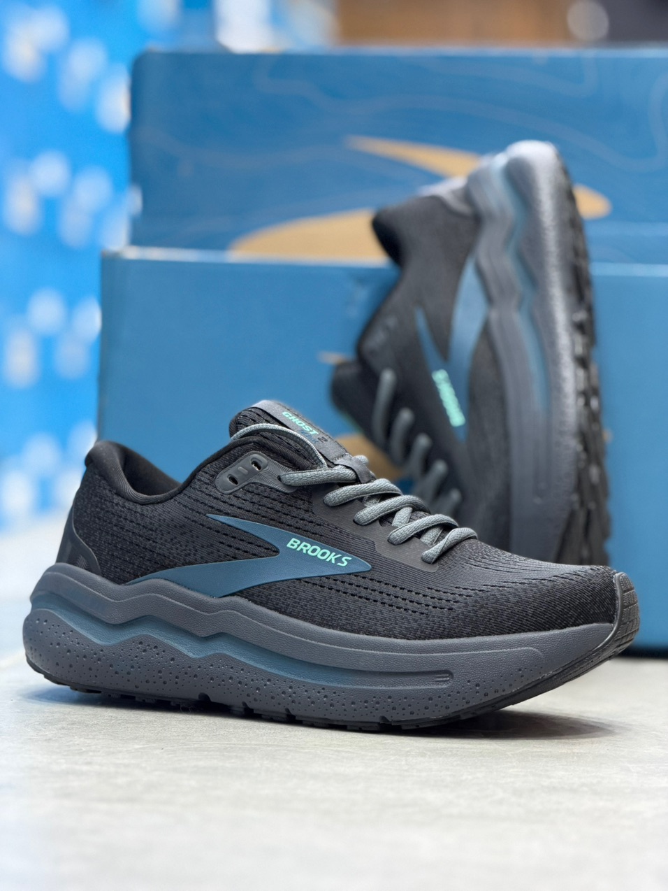 کتونی رانینگ و پیاده روی وارداتی بروکس گاست مکس ۲/Brooks ghost max 2 / ساخت ویتنام / سایز 40 الی 45/ضمانت اصالت کالا