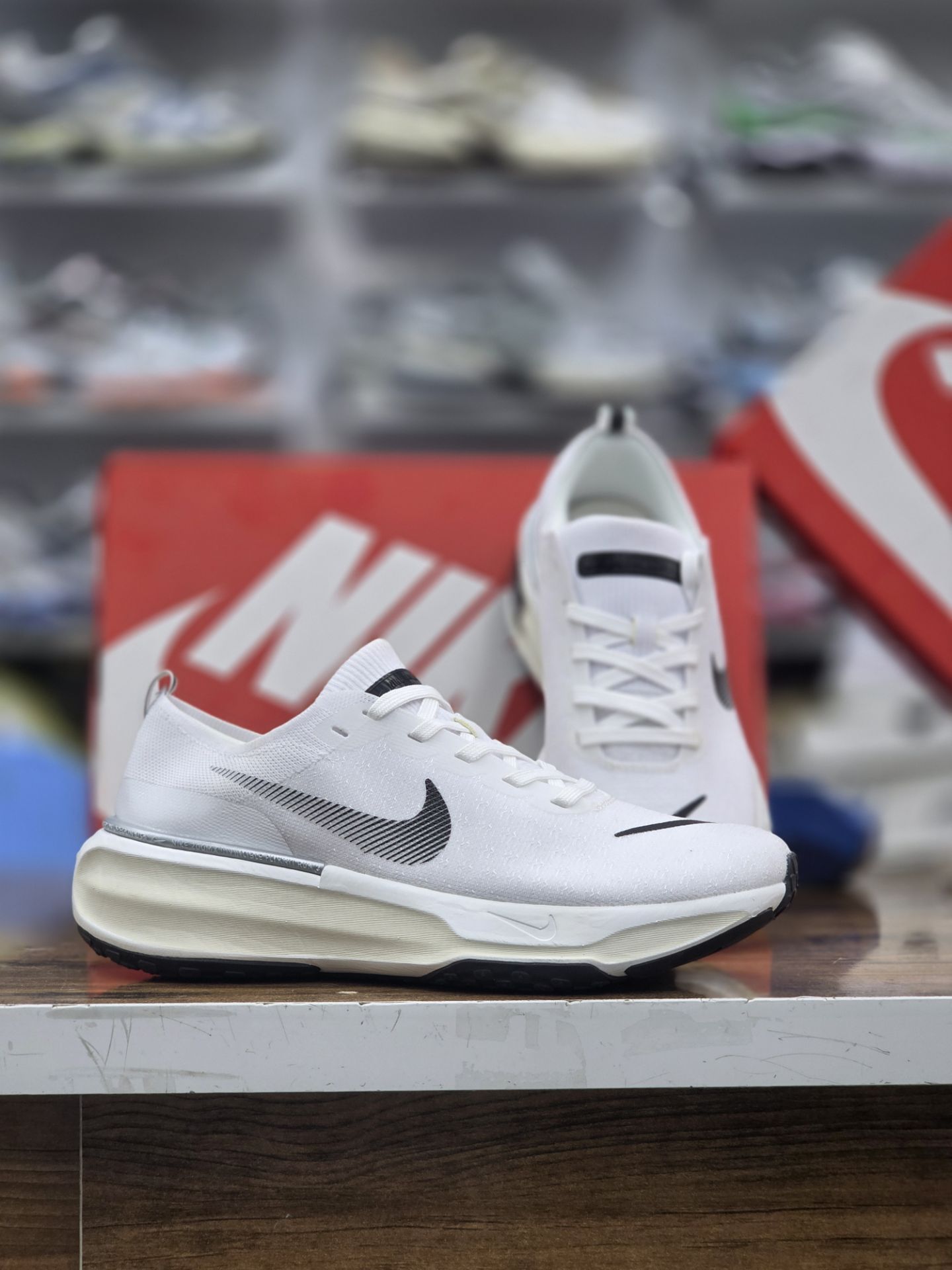 کتونی ویتنامی نایک اینوینسیبل ۳ / سایز ۴۰ الی ۴۵ / Nike Invincible 3 / ساخت ویتنام / فروش تکی و عمده