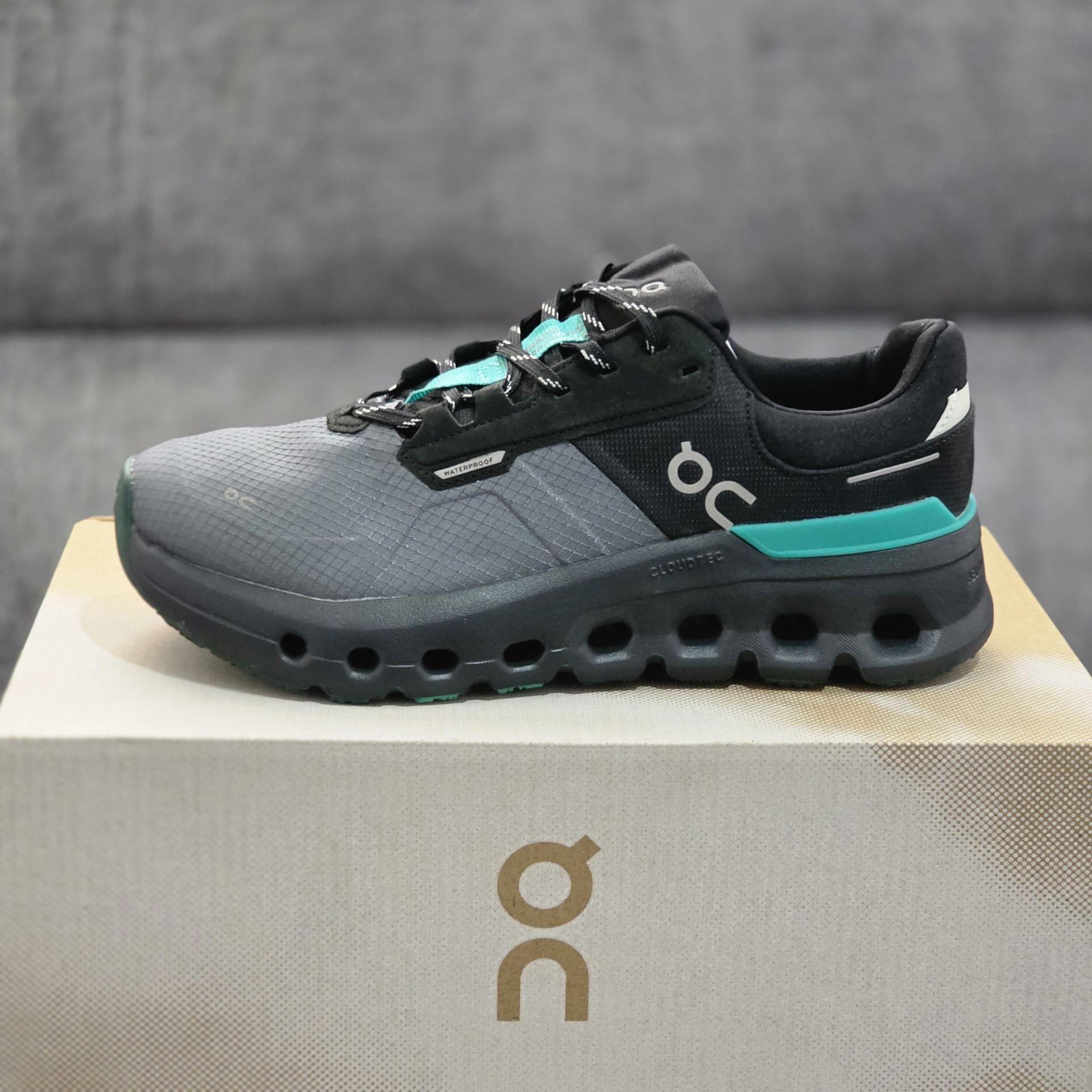 کتونی مسترکوالیتی آن رانینگ کیوسی کلودرانر 2/ سایز 38 الی 45/ساخت ویتنام/On Running Cloudrunner 2/ضمانت کیفیت کالا