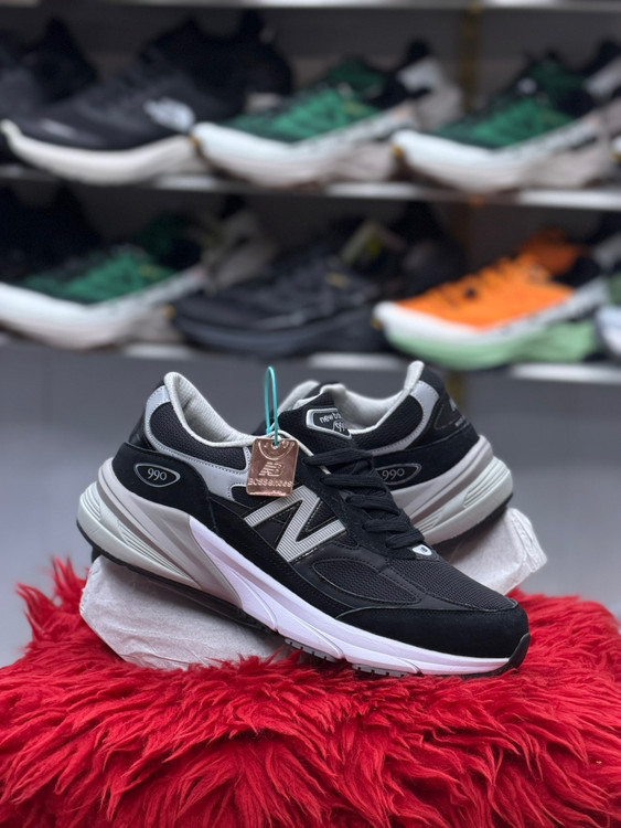 کتونی مسترکوالیتی نیوبالانس 990/سایز 40 الی 45/ساخت ویتنام/New Balance 990/ضمانت اصالت کالا