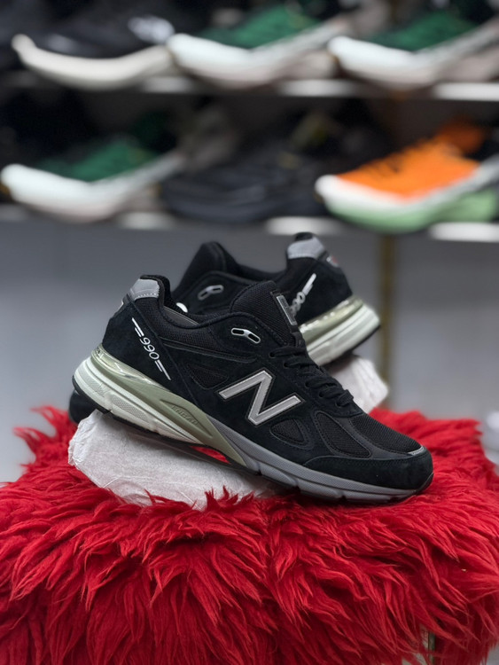 کتونی مسترکوالیتی نیوبالانس 990/سایز 40 الی 45/ساخت ویتنام/New Balance 990/ضمانت اصالت کالا