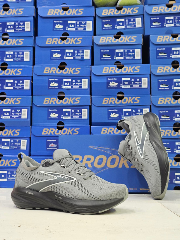 کتونی پیاده روی و رانینگ بروکس گلیسیرین ۲۲/سایز ۴۰ الی ۴۵/ساخت ویتنام/Brooks Glycerin 22