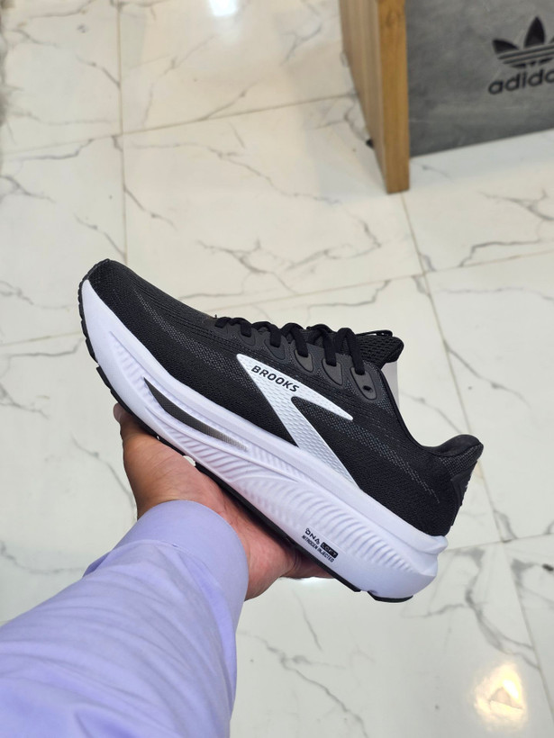 کتونی بروکس گاست ۱۷ / Brooks Ghost 1۷ / سایزبندی 40 تا 45/ساخت ویتنام/ فروش تک و عمده/ ضمانت کالا
