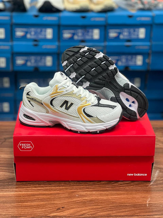 کتونی مسترکوالیتی نیوبالانس ۵۳۰ / سایز ۳۷ الی ۴۰ / New Balance 530 / ساخت ویتنام/ فروش عمده و تک