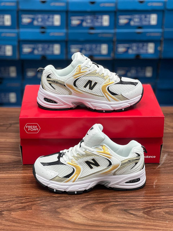 کتونی مسترکوالیتی نیوبالانس ۵۳۰ / سایز ۳۷ الی ۴۰ / New Balance 530 / ساخت ویتنام/ فروش عمده و تک