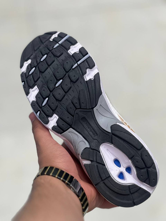 کتونی مسترکوالیتی نیوبالانس ۵۳۰ / سایز ۳۷ الی ۴۰ / New Balance 530 / ساخت ویتنام/ فروش عمده و تک