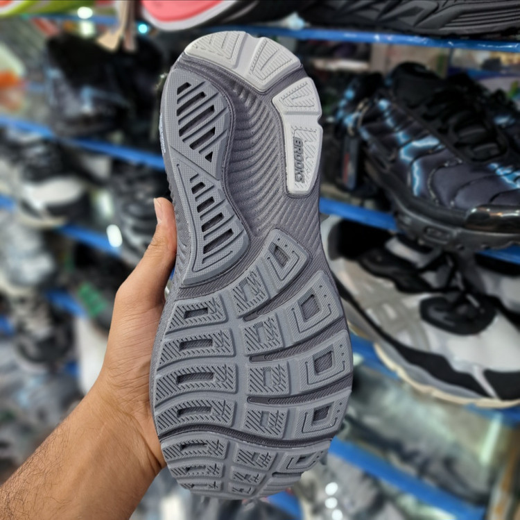 کتونی بروکس گاست ۱۷ / Brooks Ghost 1۷ / سایزبندی 40 تا 45/ساخت ویتنام/ فروش تک و عمده/ ضمانت کالا