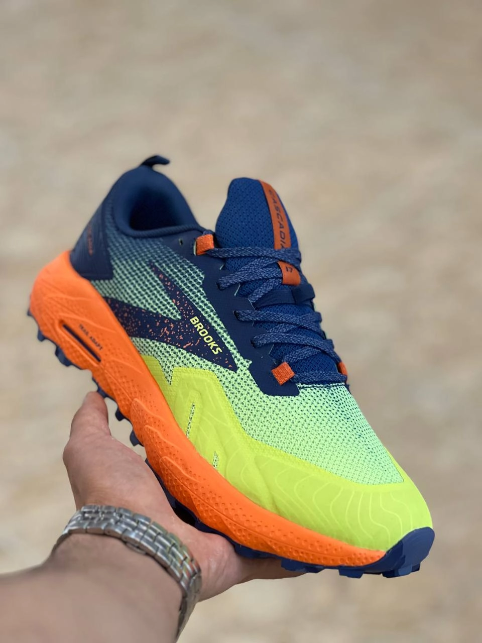 کتونی بروکس کاسکادیا Brooks cascadia 17 اصل ویتنام سایز ۴۰ تا ۴۵