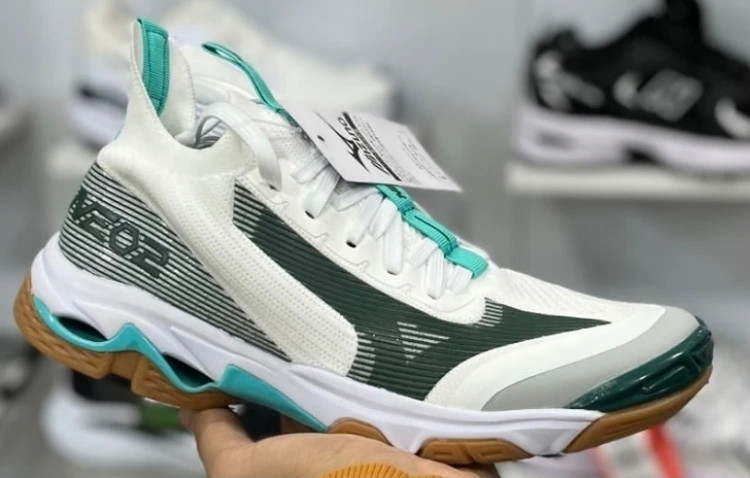کتونی والیبالی و بسکتبالی میزانو وایو لایتنینگ نئو Mizuno Wave Lightning Neo / ضمانت کیفیت کالا / بارکد و جعبه دار / سایز ۴۰ ۴۱ ۴۲ ۴۳ ۴۴ ۴۵