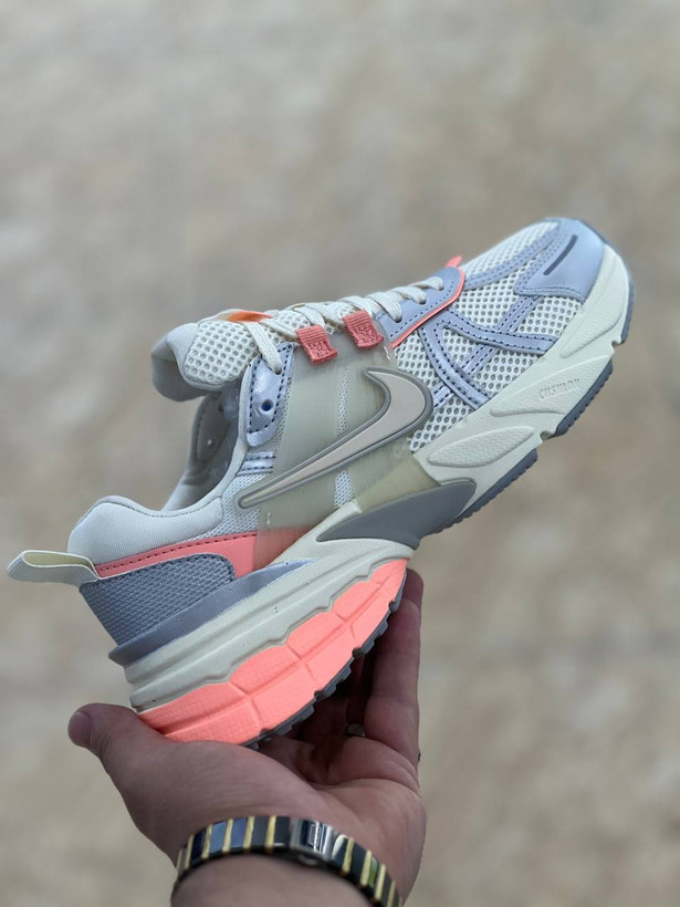 کتونی نایک وی تو کی/Nike V2k Run/ساخت ویتنام/سایز ۳۷ الی ۴۰