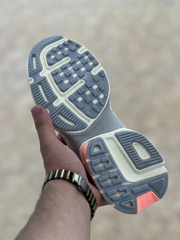 کتونی نایک وی تو کی/Nike V2k Run/ساخت ویتنام/سایز ۳۷ الی ۴۰