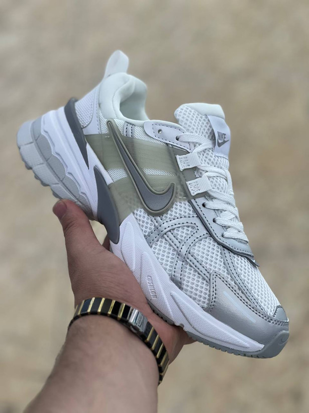 کتونی نایک وی تو کی/Nike V2k Run/ساخت ویتنام/سایز ۳۷ الی ۴۰
