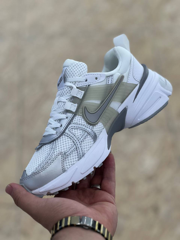 کتونی نایک وی تو کی/Nike V2k Run/ساخت ویتنام/سایز ۳۷ الی ۴۰