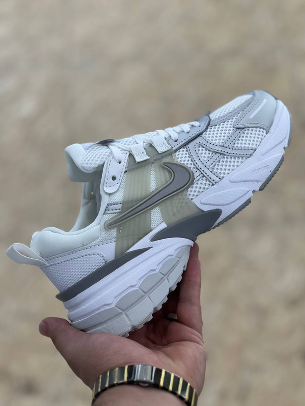 کتونی نایک وی تو کی/Nike V2k Run/ساخت ویتنام/سایز ۳۷ الی ۴۰