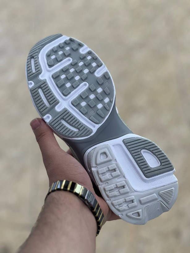 کتونی نایک وی تو کی/Nike V2k Run/ساخت ویتنام/سایز ۳۷ الی ۴۰