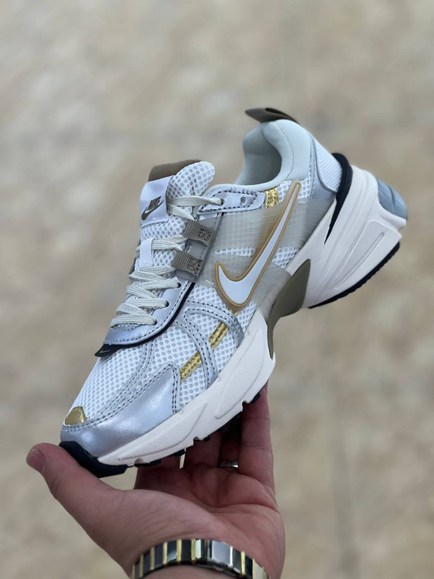 کتونی نایک وی تو کی/Nike V2k Run/ساخت ویتنام/سایز ۳۷ الی ۴۰