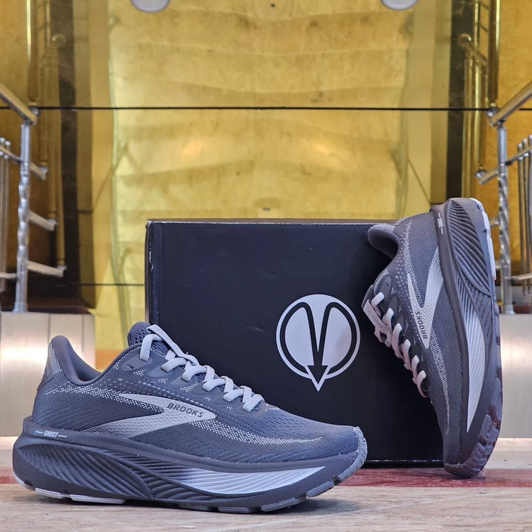 کتونی بروکس گاست ۱۷ / Brooks Ghost 1۷ / سایزبندی 40 تا 45/ساخت ویتنام/ فروش تک و عمده/ ضمانت کالا