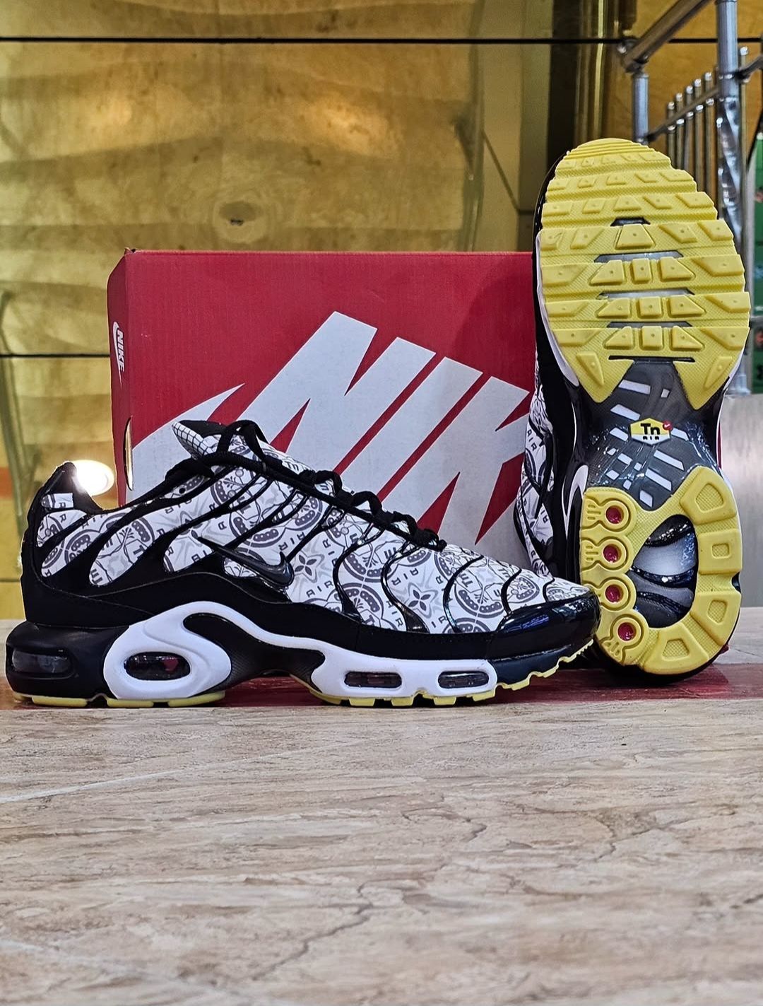 کتونی مسترکوالیتی نایک ایر مکس تی ان/Nike Air Max TN/ساخت ویتنام/سایزبندی 40تا45/ضمانت اصالت کالا/فروش به صورت تک و عمده