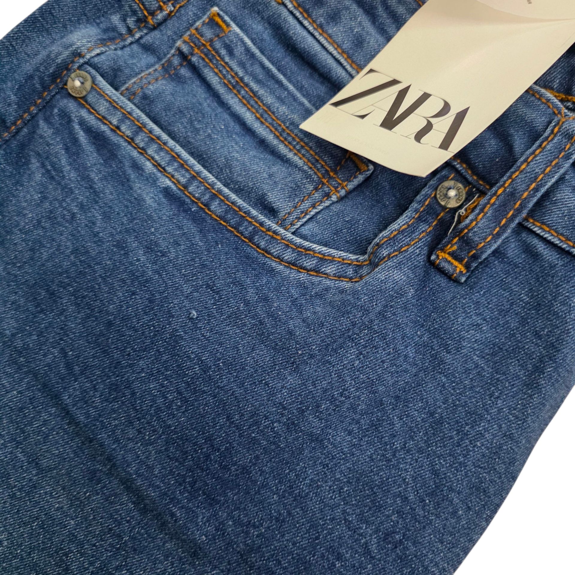 شلوار جین مردانه زارا (ZARA) مدل اسلیم فیت – کیفیت اورجینال و تنخور عالی با سایز کمر 40 تا 46 و قد 108