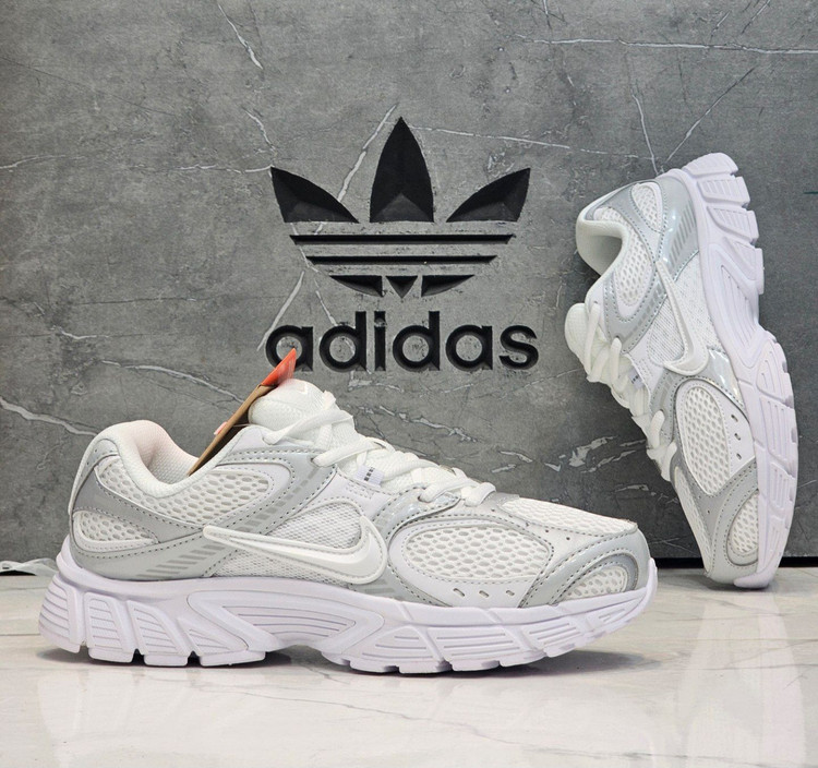 كتونی مسترکوالیتی نایک وى فايو کیNike V5K Run/ سایزبندی۳۷ الی ۴۵/ساخت ویتنام/ضمانت اصالت كالا/فروش به صورت تک و عمده