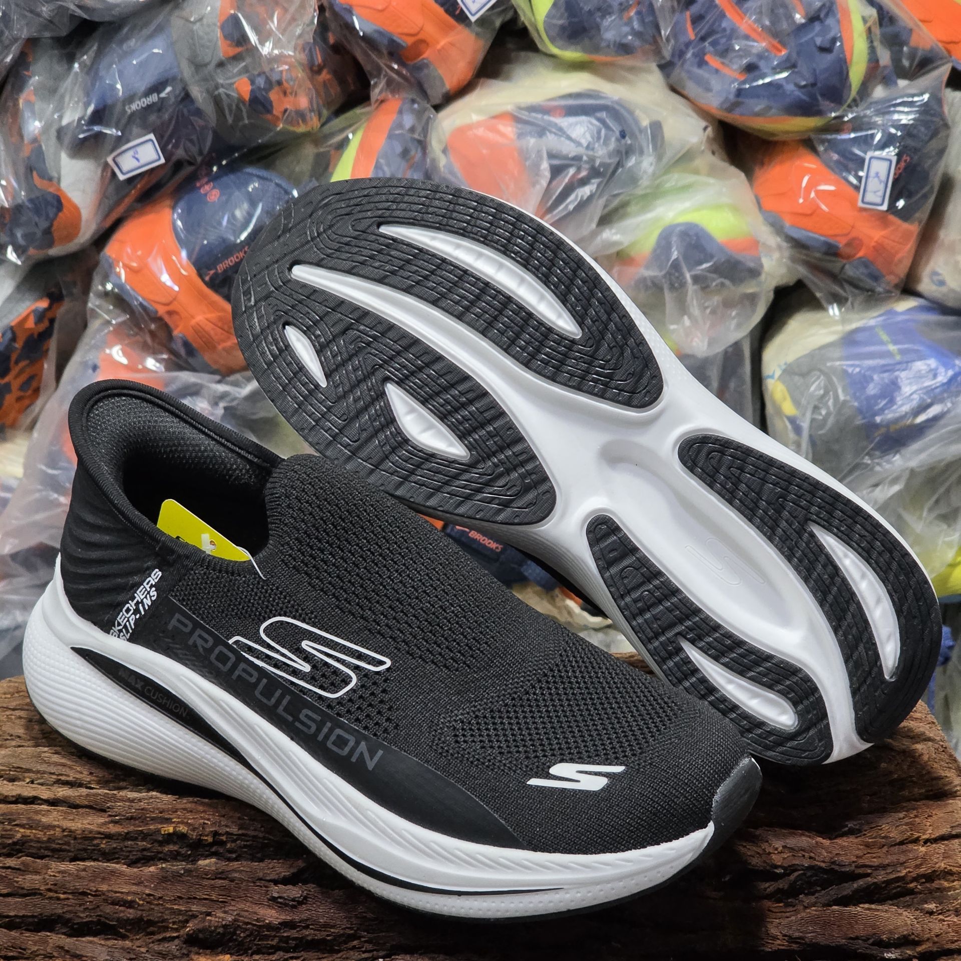 کتونی مسترکوالیتی اسکیچرز اسلیپ اینس/Skechers Slip Ins/سایز۴۰/ ساخت ویتنام/ضمانت کالا