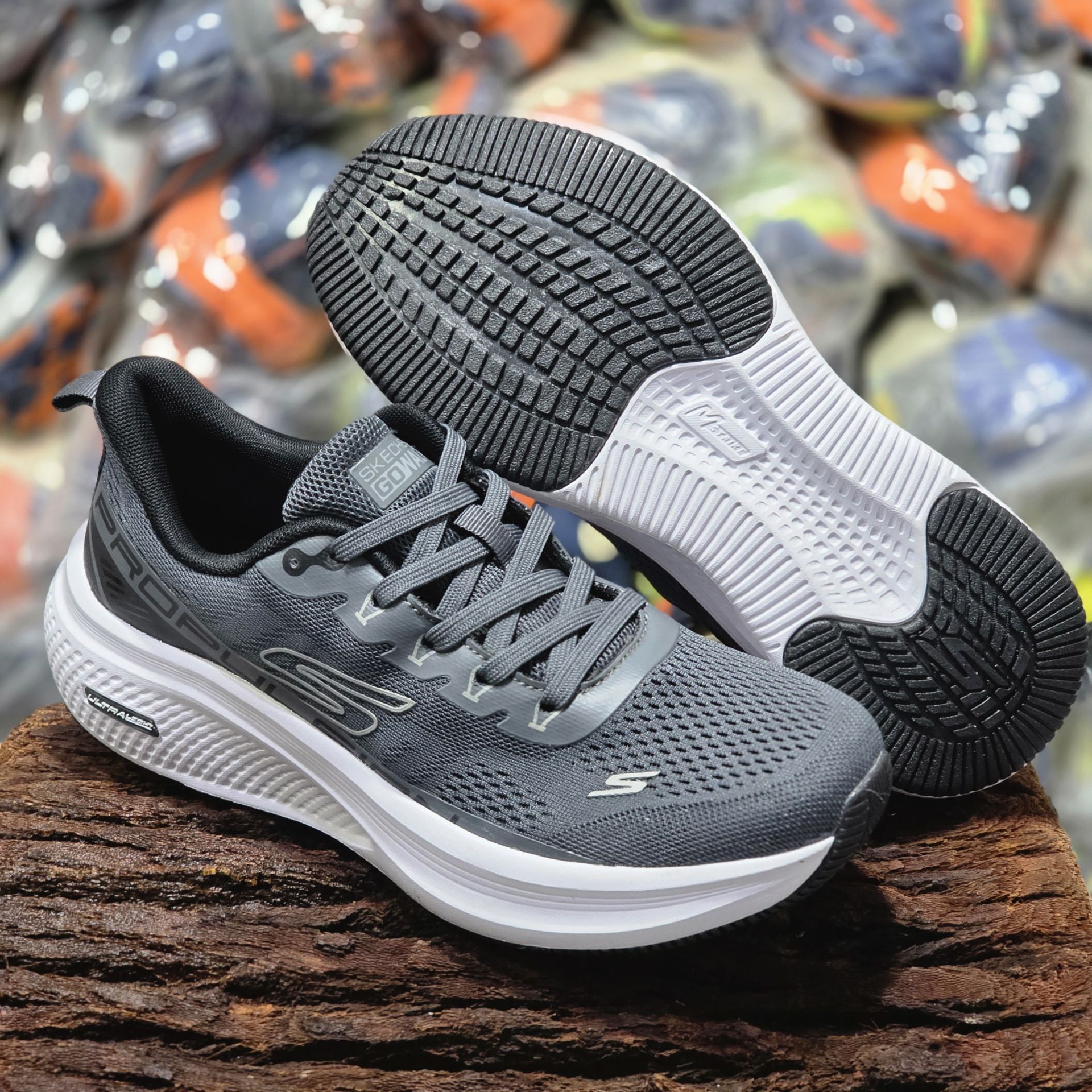 کتونی پیادهروی اسکیچرز گو واک اولترا/Skechers Go Walk Ultra shoes/ساخت ویتنام/سایز ۴۳/ضمانت اصالت کالا