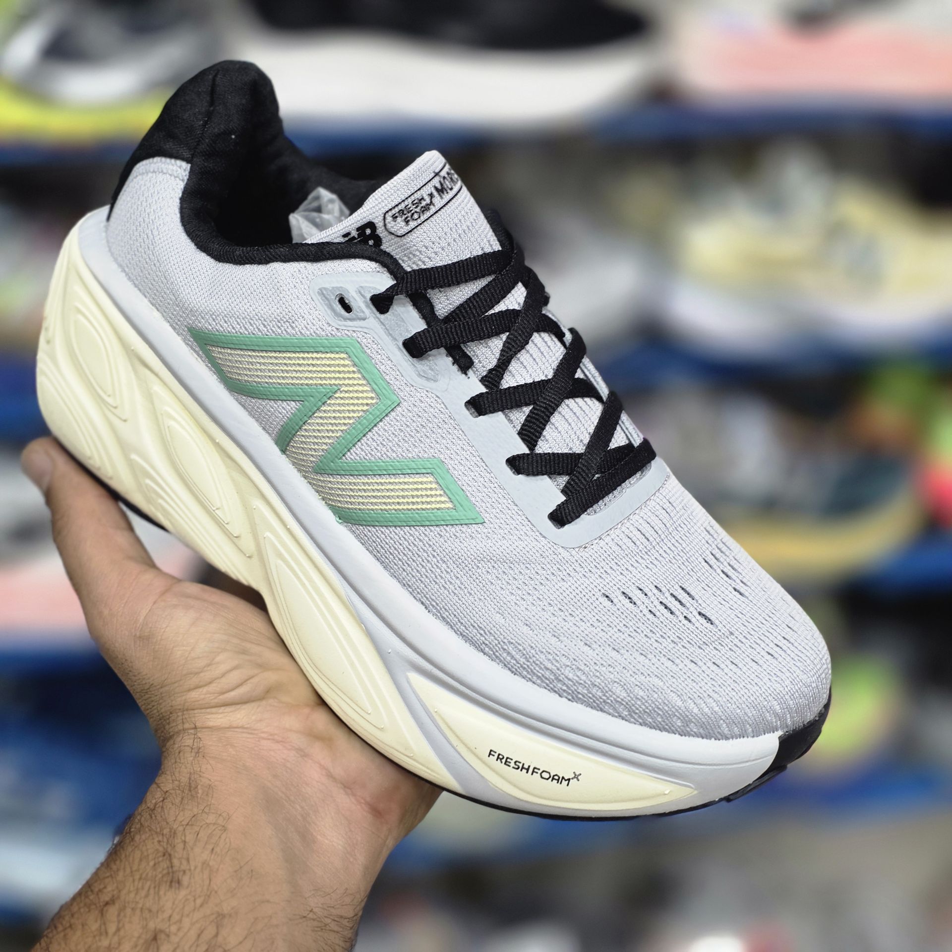 حراج ویژه کتونی نیوبالانس فرش فوم newbalance fresh foam/سایز ۳۶,۳۷/ساخت ویتنام/ضمانت کالا