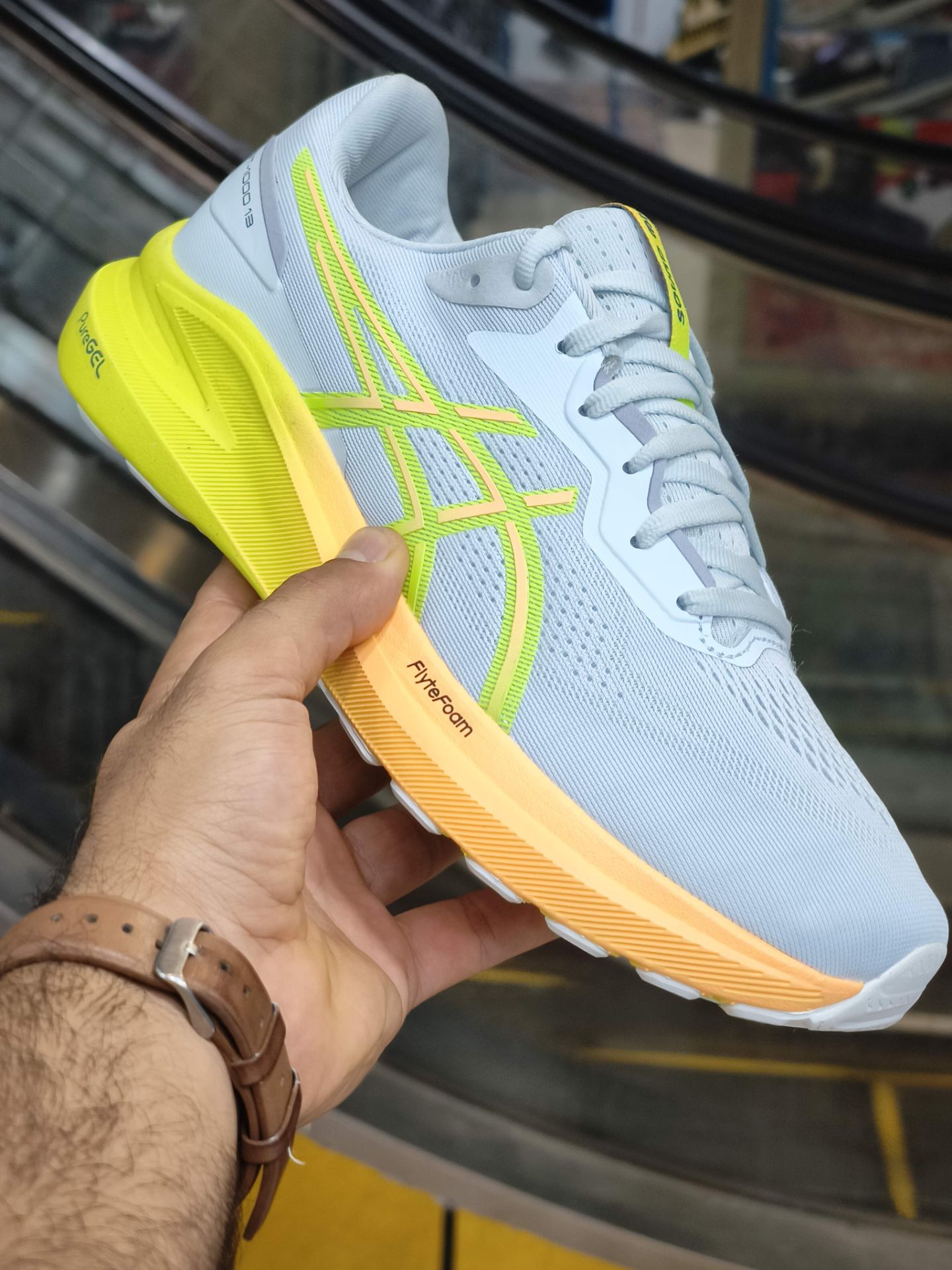 کتونی رانینگ اسیکس جی تی 1000/سایز ۳۹ الی ۴۵/ساخت ویتنام/ASICS Gt-1000 13 GTX/ضمانت کالا/فروش تک و عمده