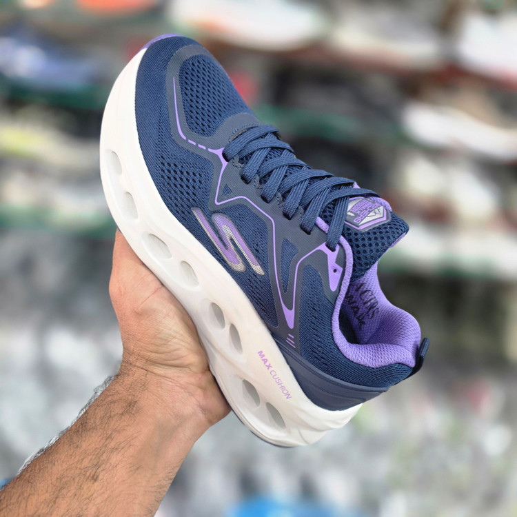 کتونی مسترکوالیتی اسکیچرز مکس کوشن/Skechers Max Cushioning/سایز 37 الی 40/ ساخت ویتنام/ ضمانت کالا