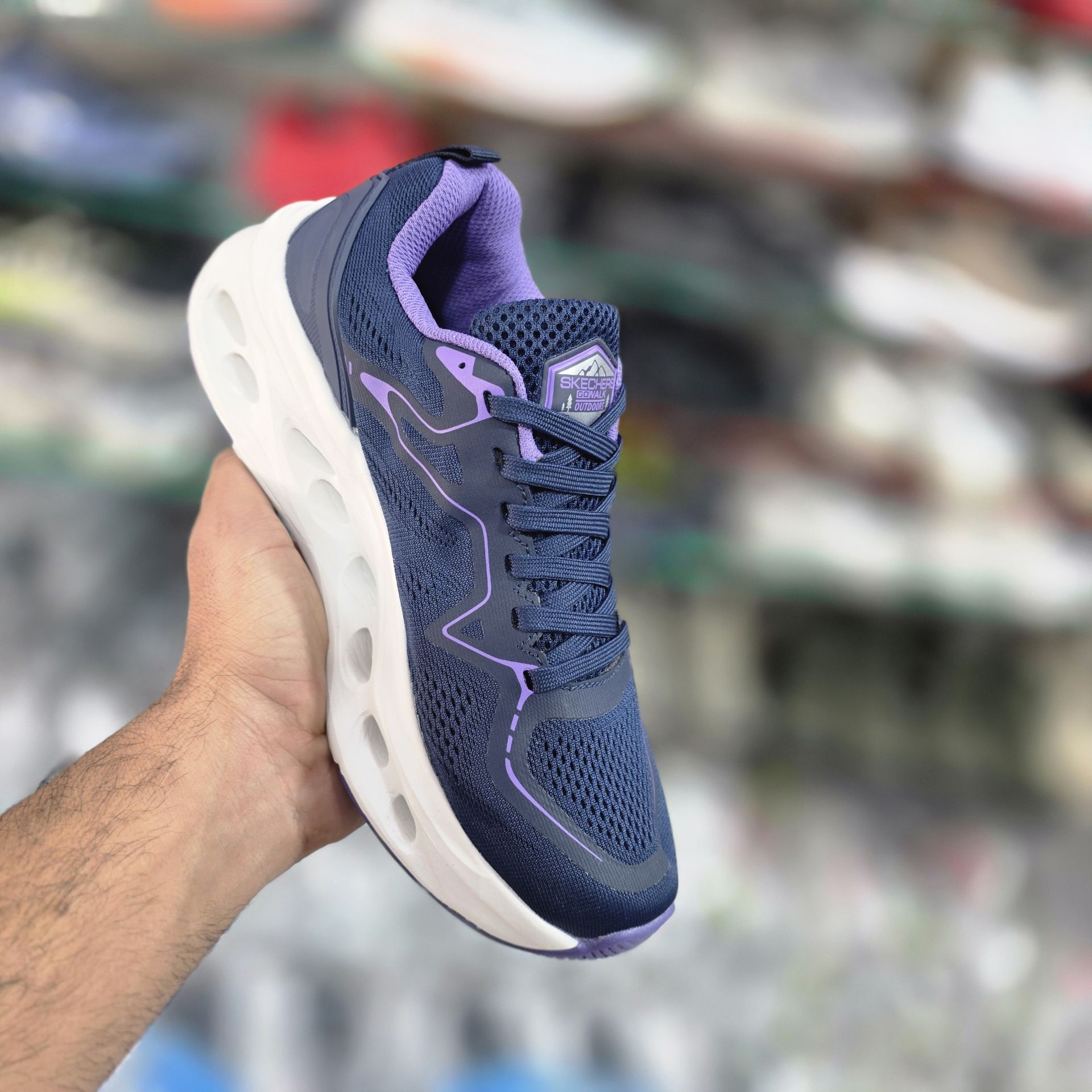 کتونی مسترکوالیتی اسکیچرز مکس کوشن/Skechers Max Cushioning/سایز 37 الی 40/ ساخت ویتنام/ ضمانت کالا
